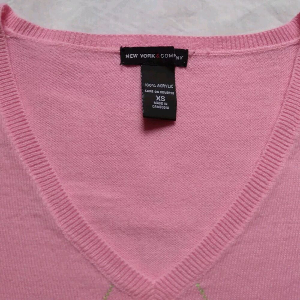 New York and Company Pink Argyle Sweater Academia Barbie Womens Size XS - Picture 3 of 10